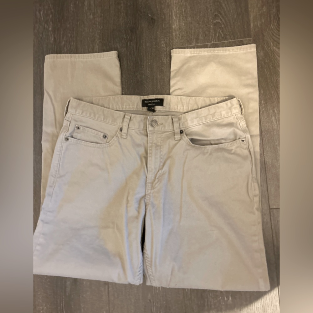 Banana Republic men’s dark khaki chinos pants, straight leg, Sz 32w 30L like new